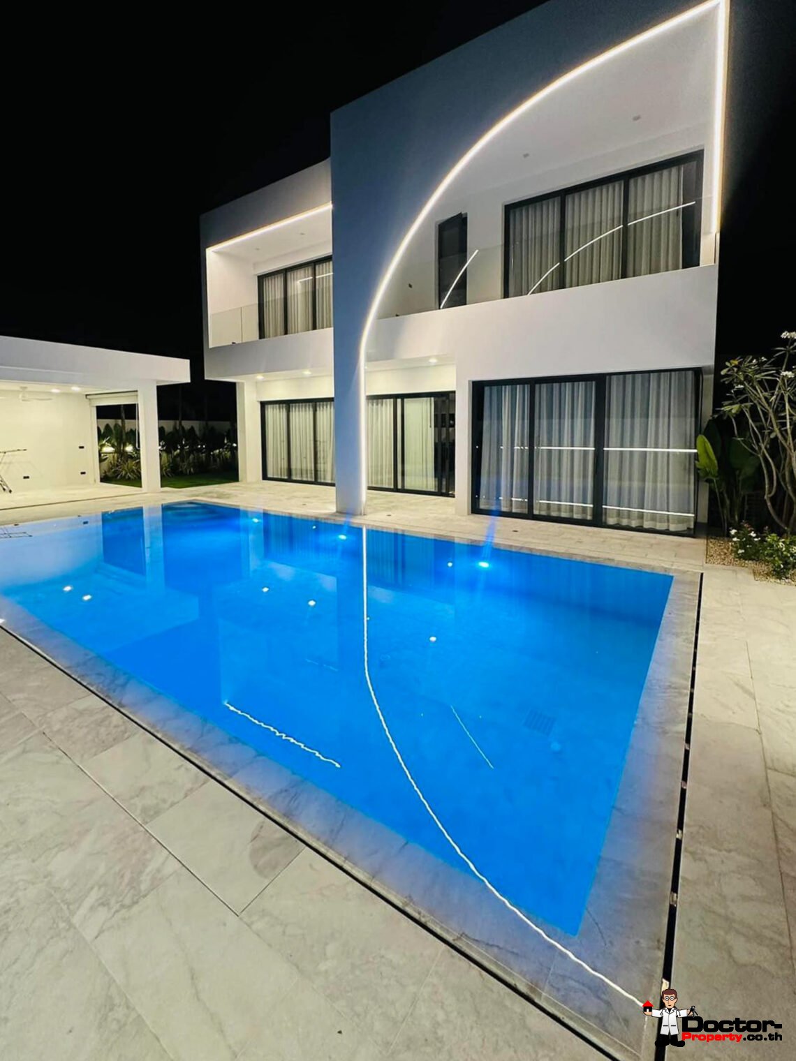 New Modern 4 Bedroom Private Pool Villa in Lamai, Koh Samui – For Sale